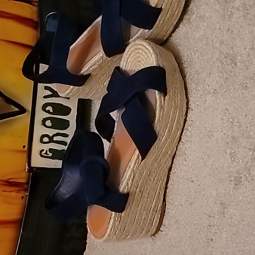 Shoes - Picture 2 of 3